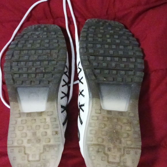 Shoes - Picture 2 of 4